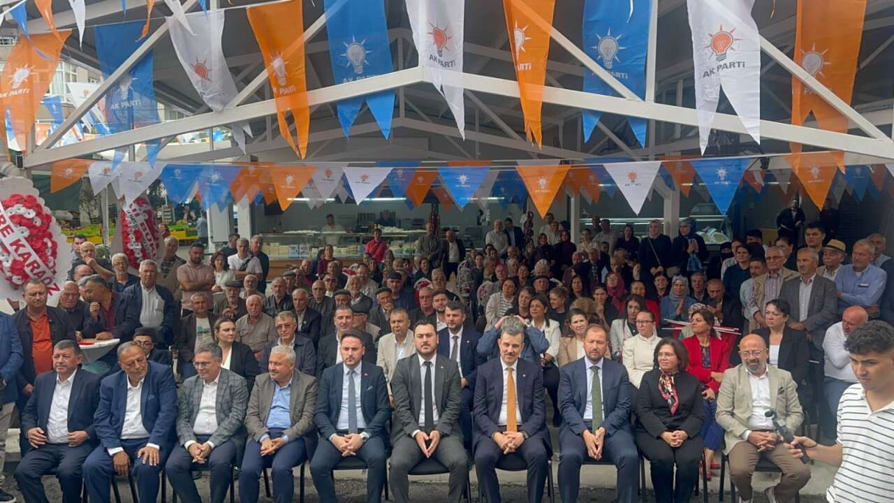 AK Parti Yatağan İlçe Başkanlığının Yeni Hizmet Binası Açıldı: 7 Gence Rozet Takıldı 7